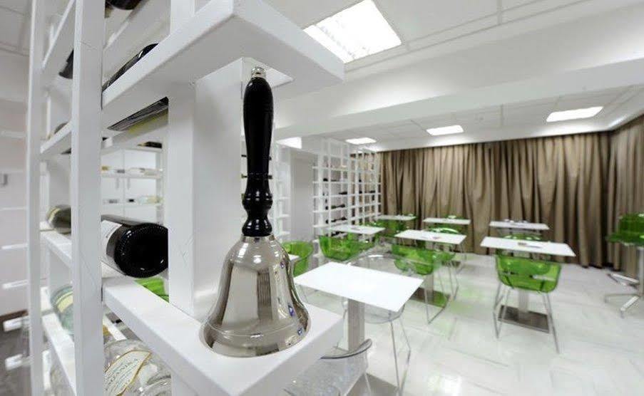 Ibis Styles Skopje Hotel Buitenkant foto
